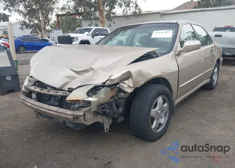 2000 Honda Accord 3.0 Ex from USA, damaged, VIN 1HGCG1658YA100078